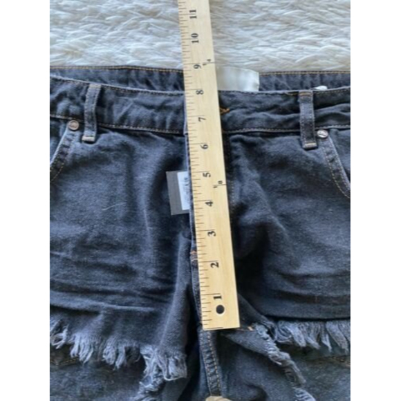 ONE TEASPOON SHORTS DUKES WORN BLACK LOW RISE SZ 30 CUT OFFS FESTIVAL NWT - Picture 9 of 12